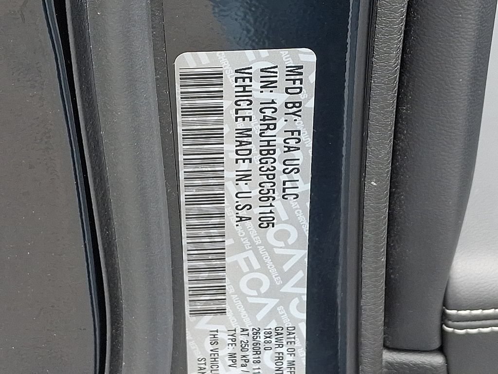 Used 2023 Jeep Grand Cherokee Limited AWD/4WD image 26