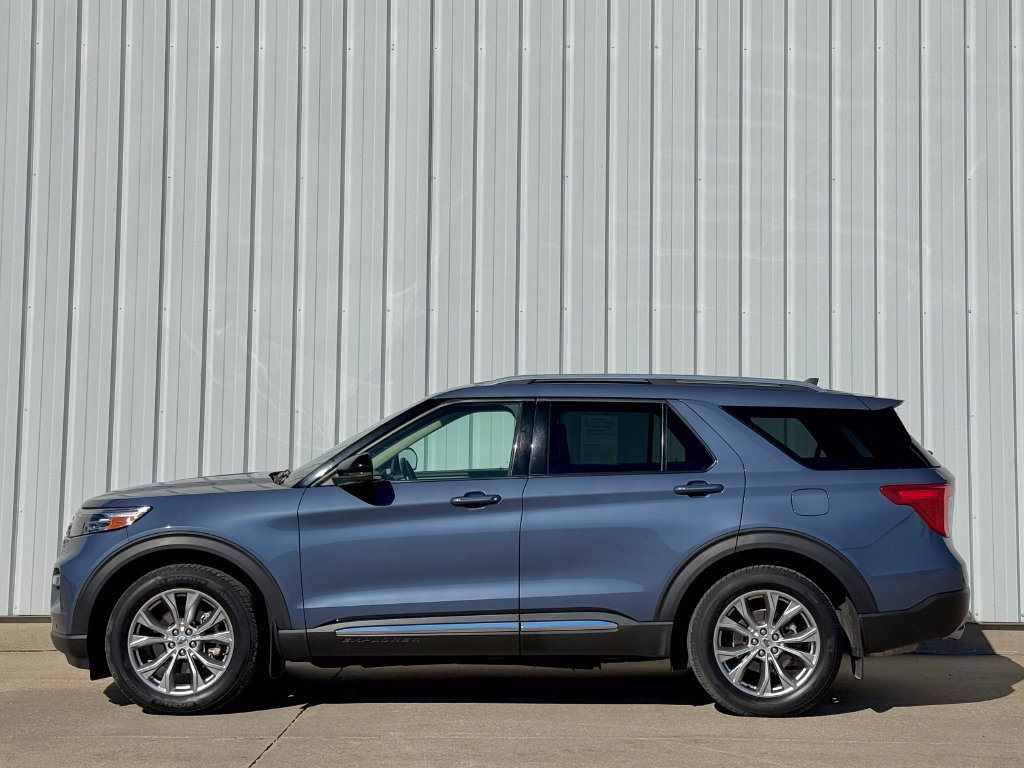 Certified 2021 Ford Explorer Limited w/ Equipment Group 301A AWD/4WD image 3