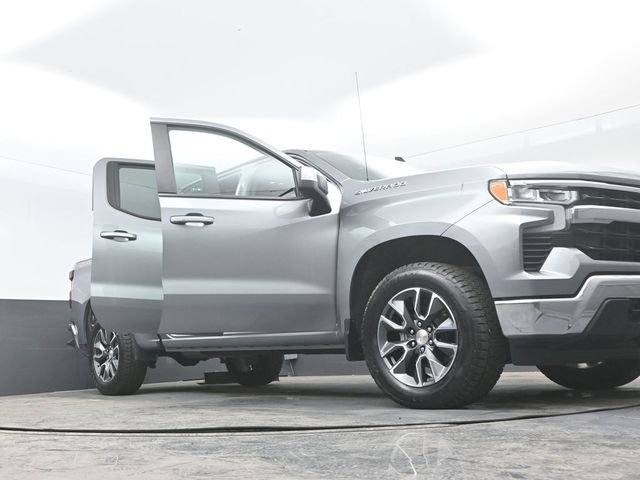 Used 2024 Chevrolet Silverado 1500 LT AWD/4WD image 27