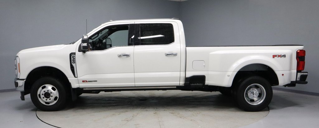 Certified 2023 Ford F350 Lariat w/ Lariat Ultimate Package image 2