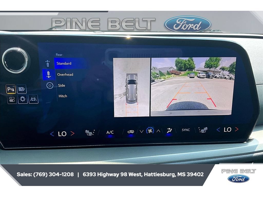 Used 2025 Chevrolet Traverse LT w/ Driver Confidence Package FWD image 15