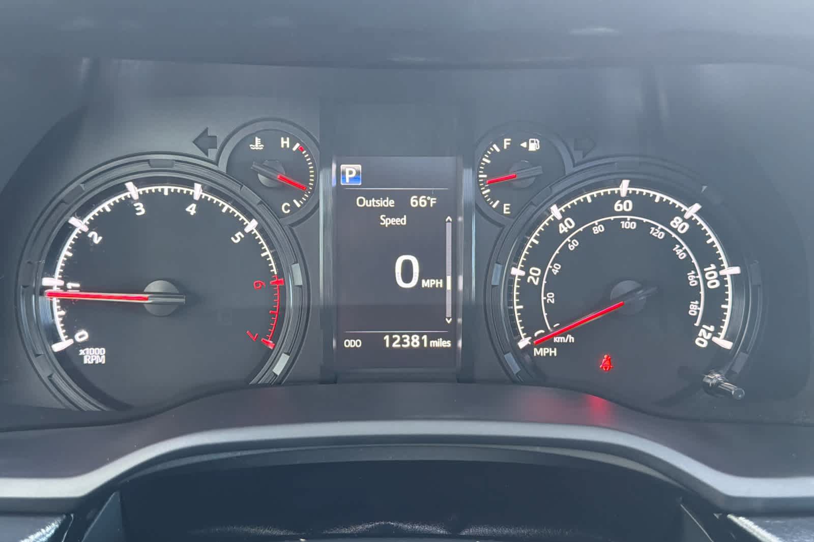 Used 2023 Toyota 4Runner SR5 Premium w/ Moonroof Package AWD/4WD image 26