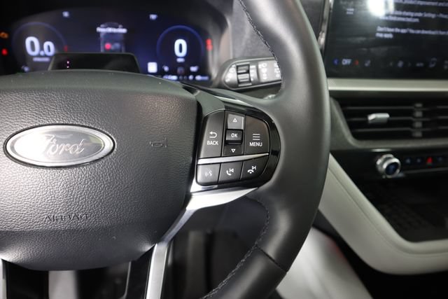 Certified 2025 Ford Explorer Platinum w/ Ultimate Package AWD/4WD image 43