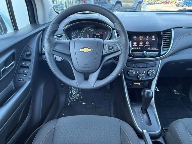 Used 2021 Chevrolet Trax LS FWD image 20