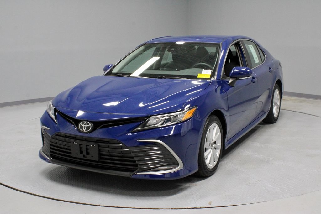 Used 2023 Toyota Camry LE w/ Convenience Package FWD image 6
