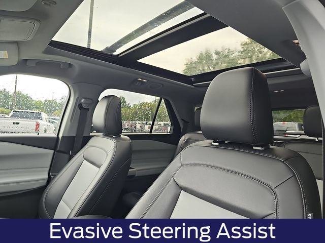 Certified 2023 Ford Explorer XLT w/ Equipment Group 202A AWD/4WD image 18