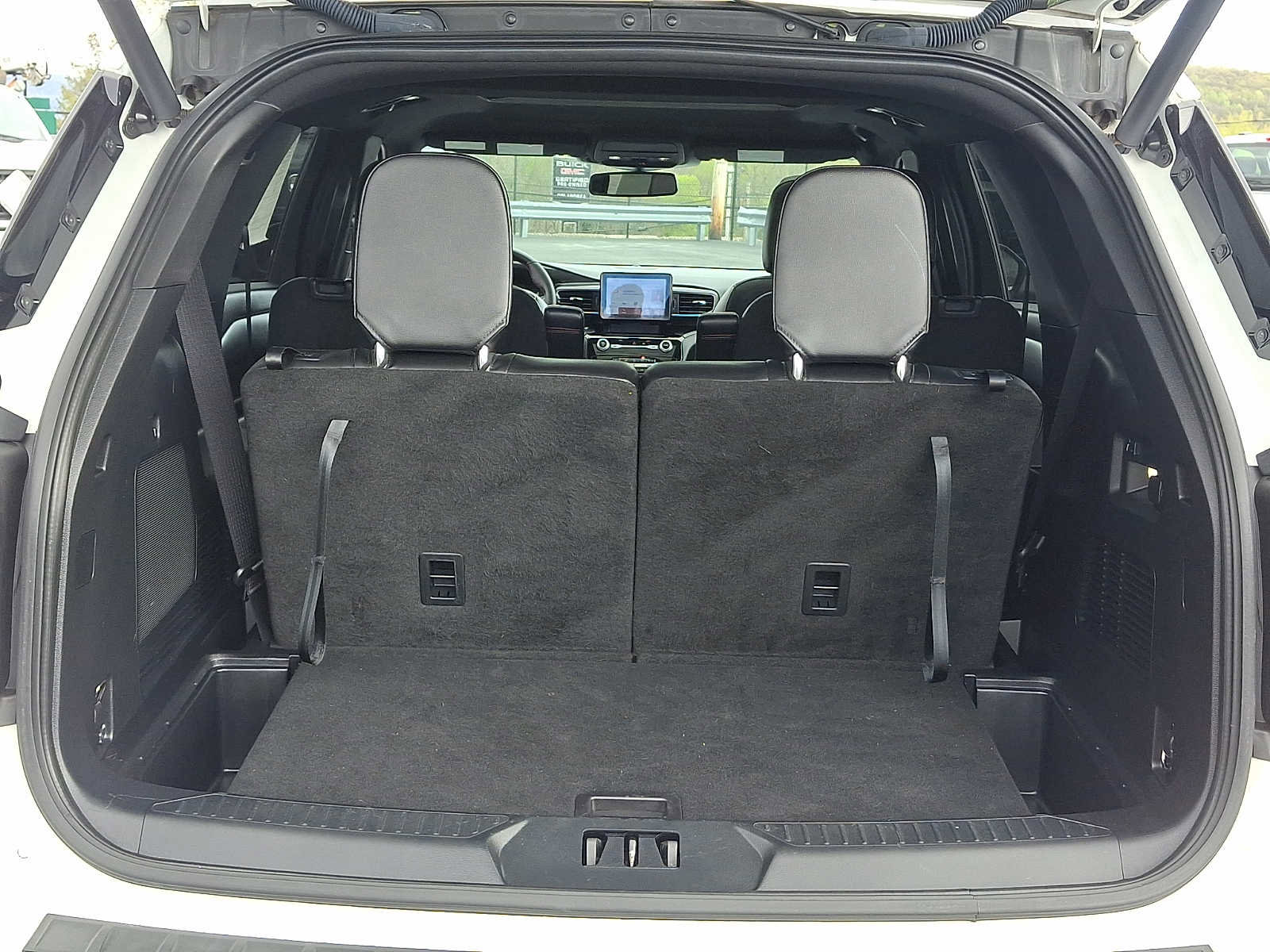 Certified 2023 Ford Explorer ST-Line w/ Class IV Trailer Tow Package image 30