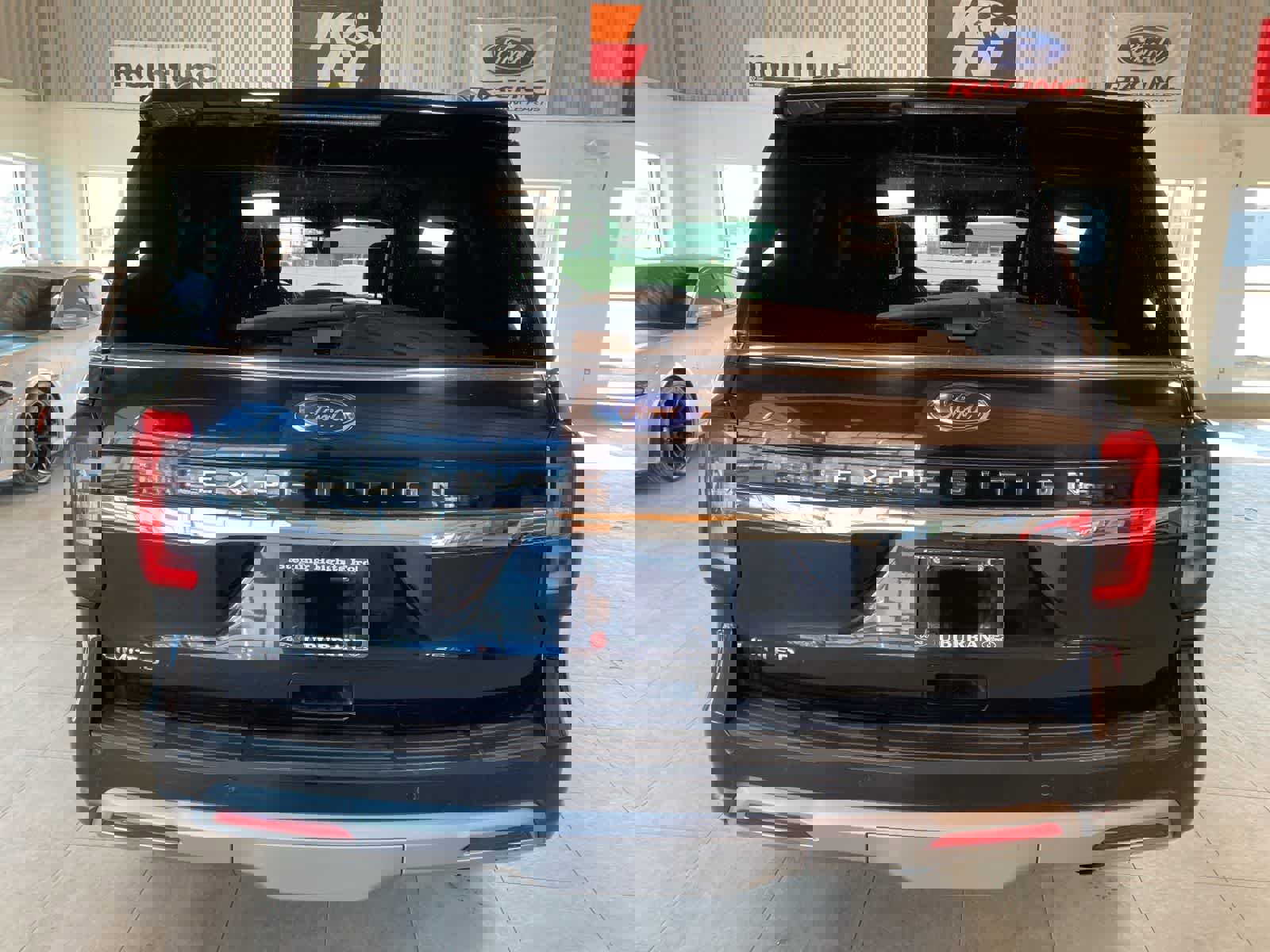Certified 2022 Ford Expedition Limited image 4