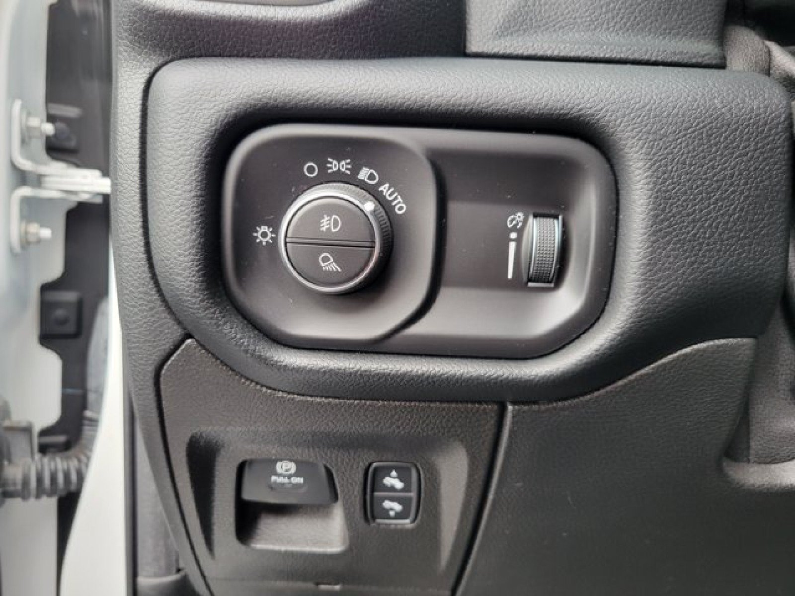 Used 2021 RAM 1500 Big Horn AWD/4WD image 14