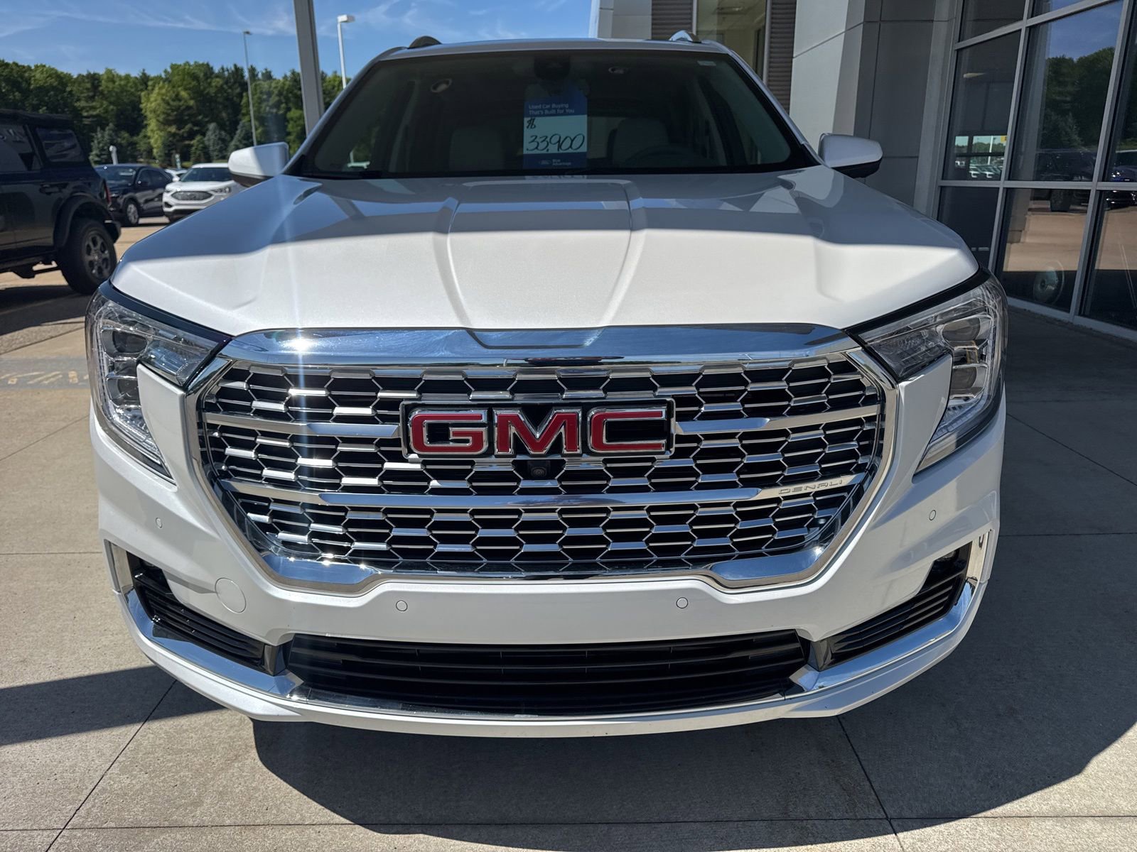 Used 2024 GMC Terrain Denali w/ Denali Premium Package AWD/4WD image 11