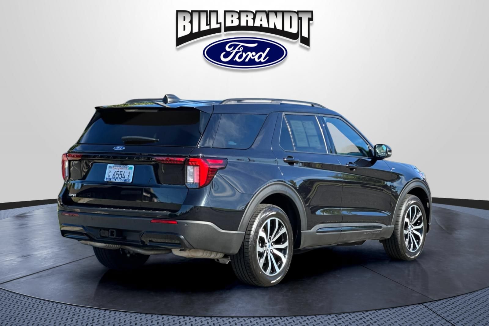 Certified 2025 Ford Explorer ST-Line AWD/4WD image 3