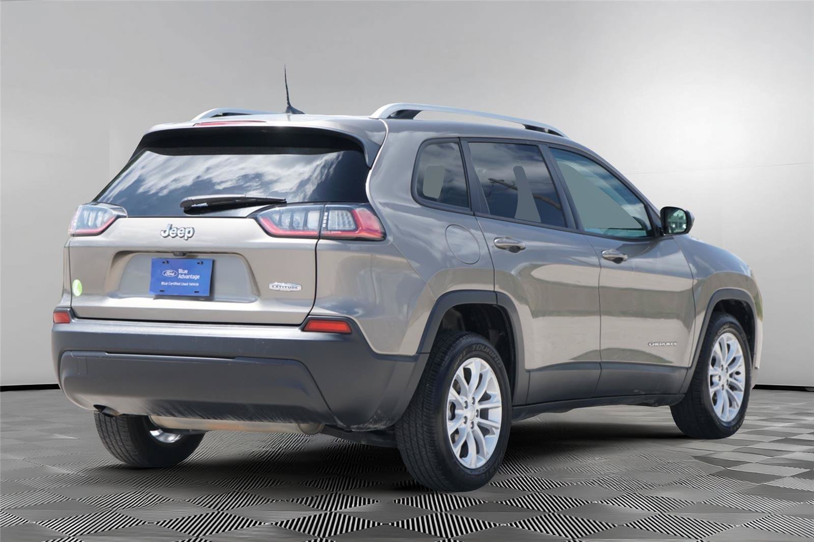 Used 2020 Jeep Cherokee Latitude FWD image 5