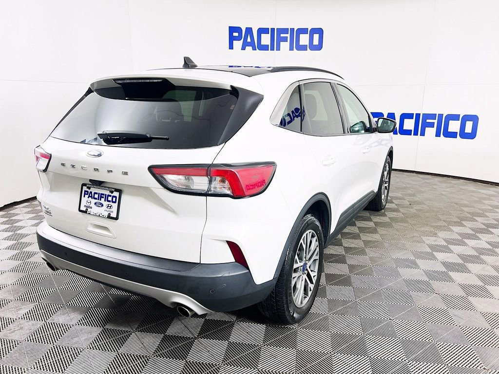 Certified 2022 Ford Escape SEL w/ Technology Package image 3