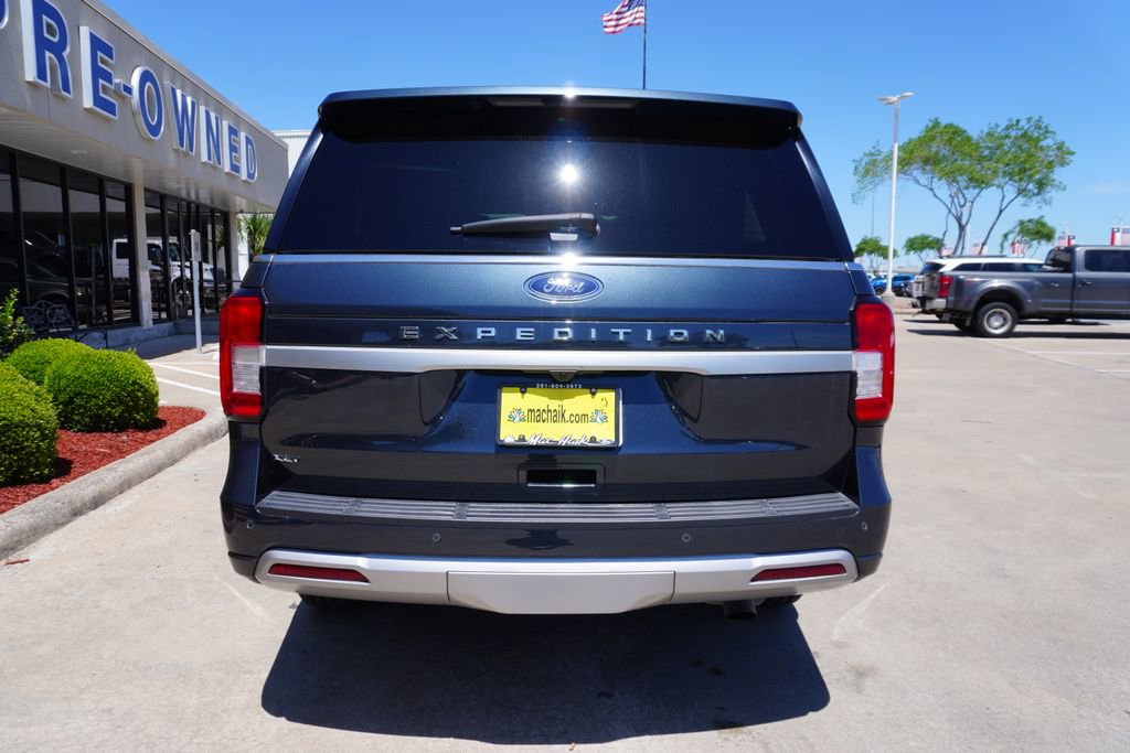Certified 2024 Ford Expedition XLT RWD image 5