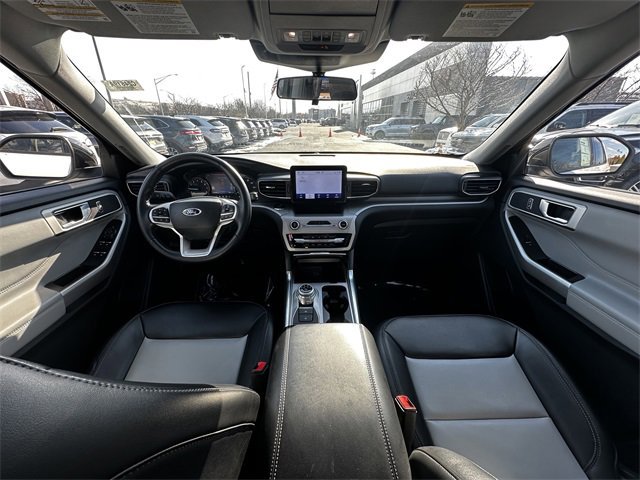 Certified 2022 Ford Explorer XLT w/ Equipment Group 202A image 17