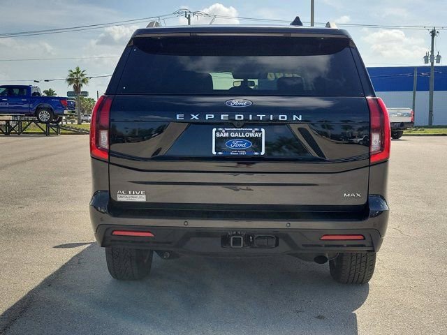 Certified 2025 Ford Expedition Max Active AWD/4WD image 3