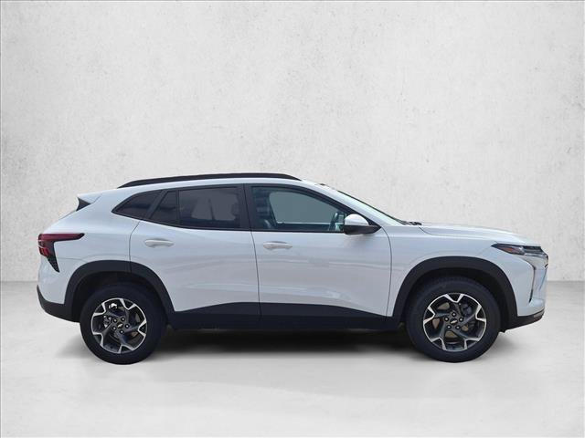 Used 2024 Chevrolet Trax LT w/ LT Convenience Package FWD image 4