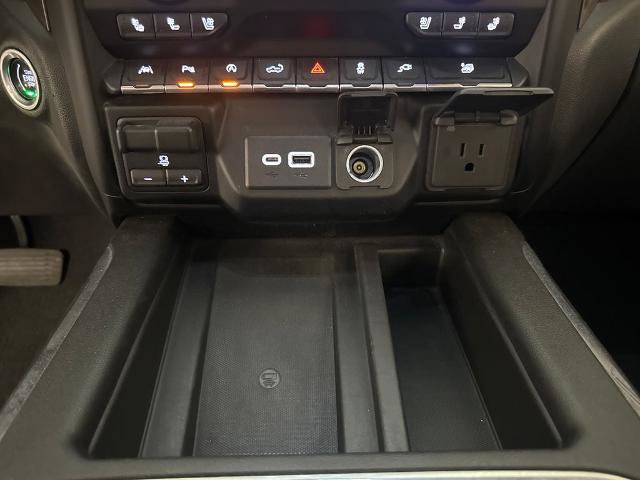 Used 2021 Chevrolet Silverado 1500 High Country w/ Technology Package RWD image 29