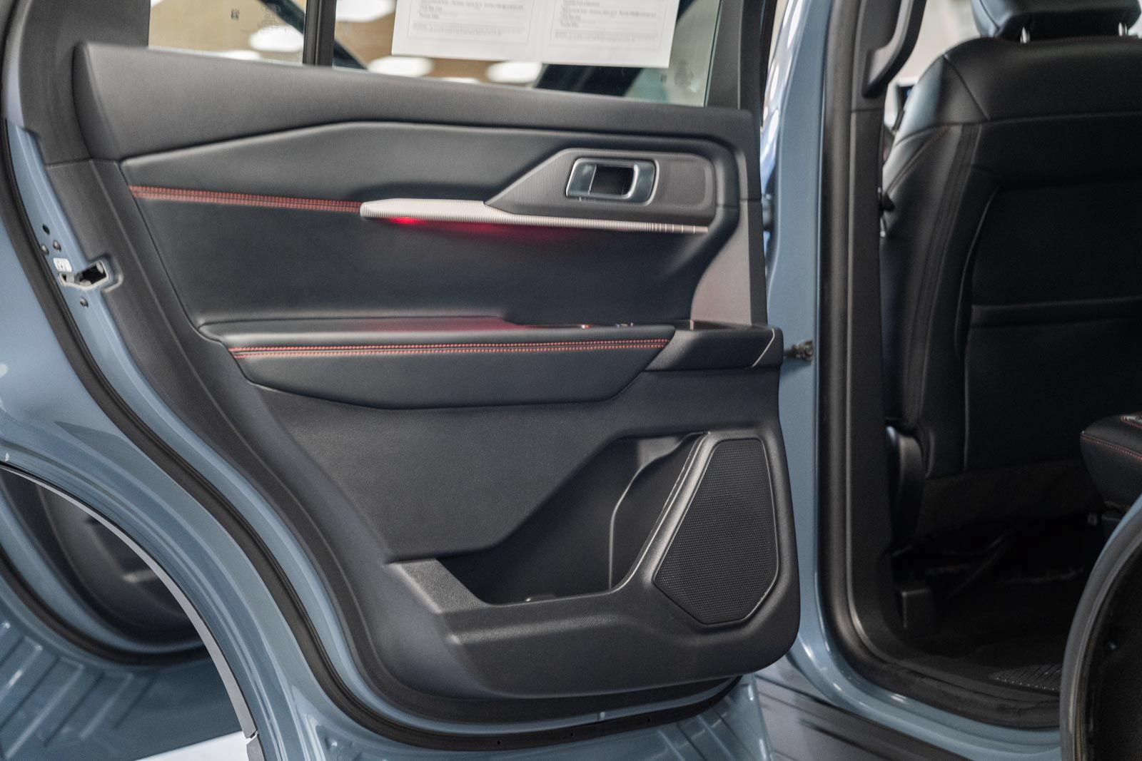 Certified 2025 Ford Explorer ST-Line w/ Premium Package AWD/4WD image 43