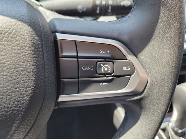 Used 2024 Jeep Compass Latitude AWD/4WD image 6