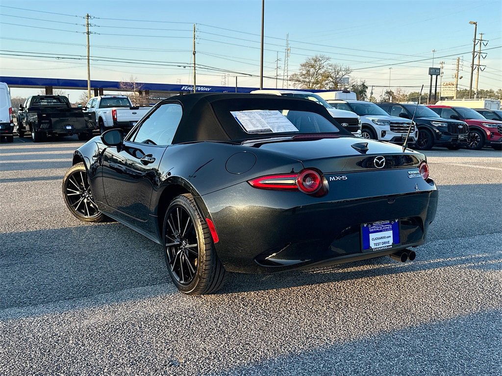 Used 2025 MAZDA MX-5 Miata Grand Touring w/ Weather Package image 2