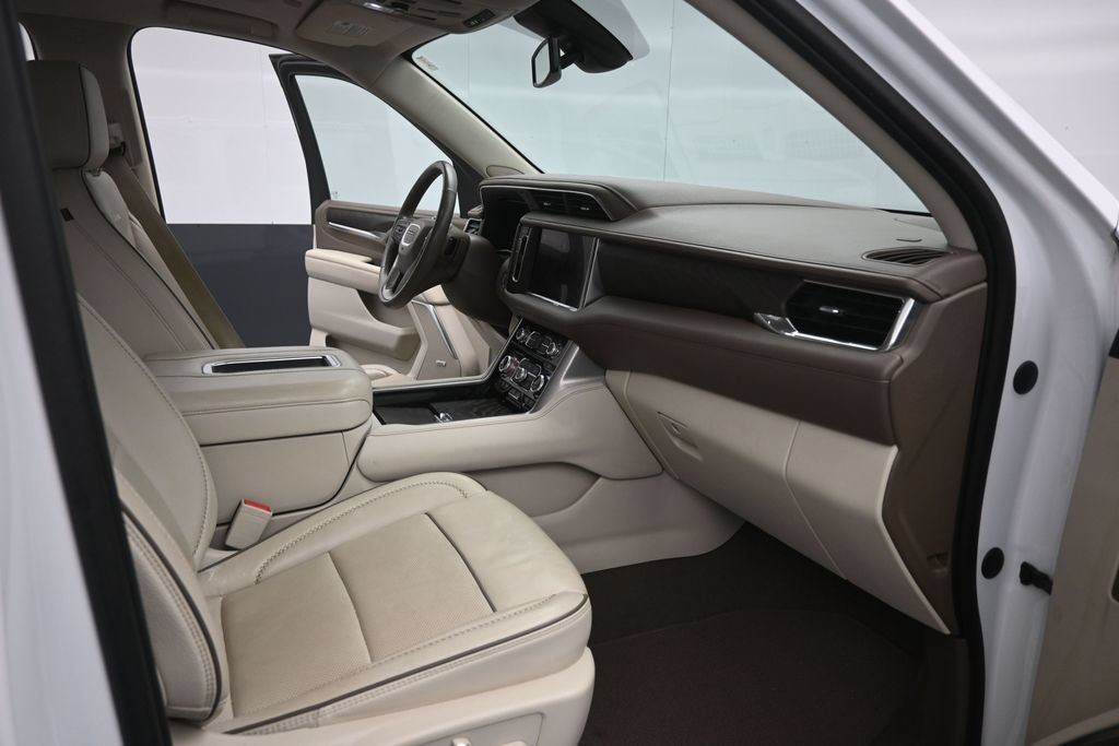 Used 2022 GMC Yukon XL Denali AWD/4WD image 16