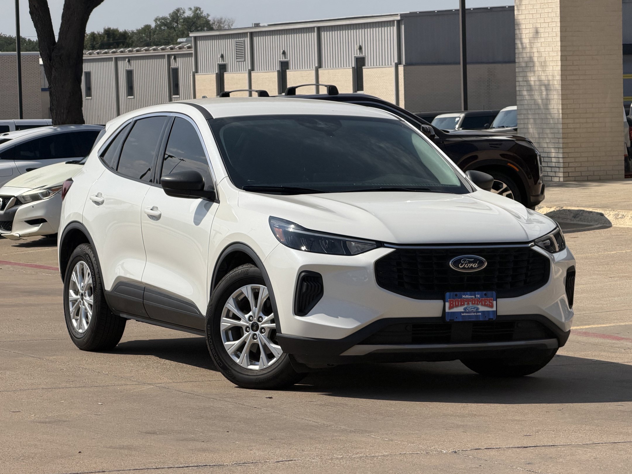 Certified 2023 Ford Escape Active FWD image 2