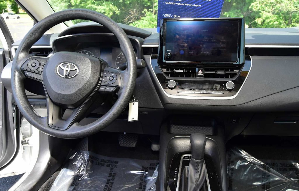 Used 2023 Toyota Corolla LE FWD image 17