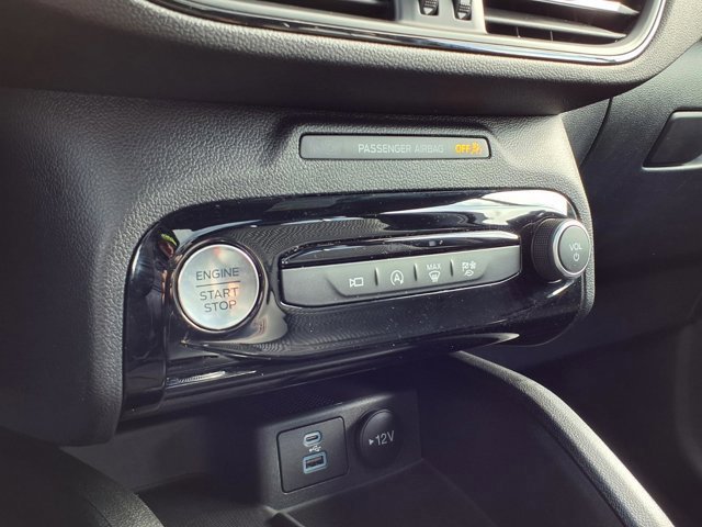 Certified 2023 Ford Escape ST-Line Select w/ Tech Pack #2 image 17