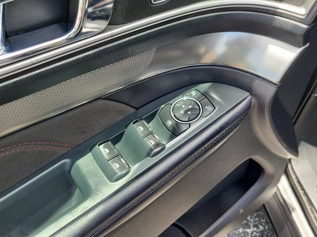 Certified 2018 Ford Explorer XLT w/ Equipment Group 202A FWD image 18