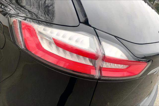 Certified 2019 Ford Edge SE image 27