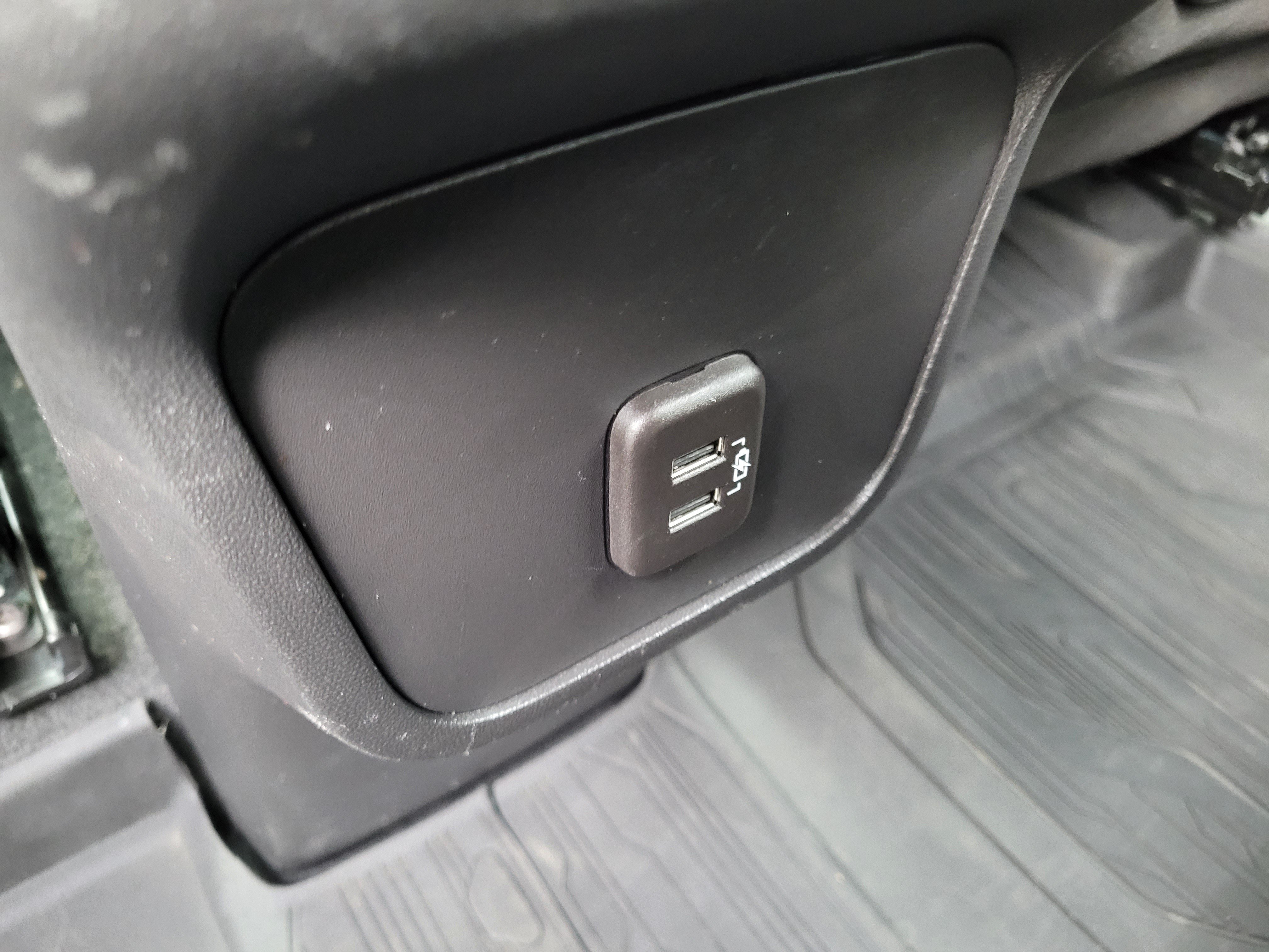 Used 2022 GMC Terrain SLE w/ Driver Convenience Package AWD/4WD image 16