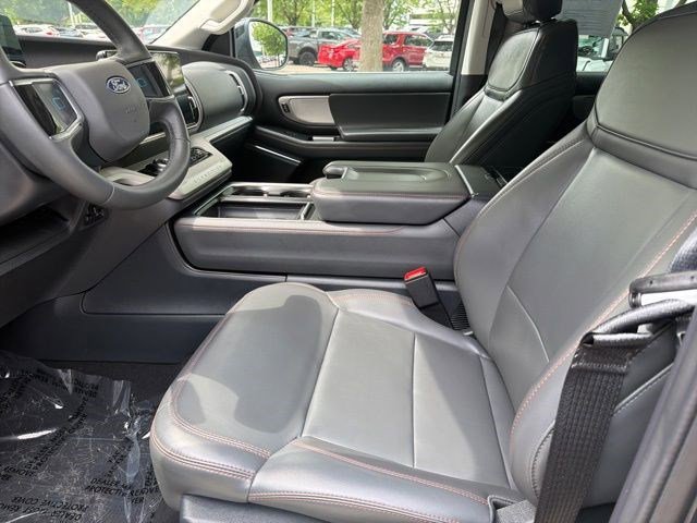 Certified 2025 Ford Expedition Active AWD/4WD image 16