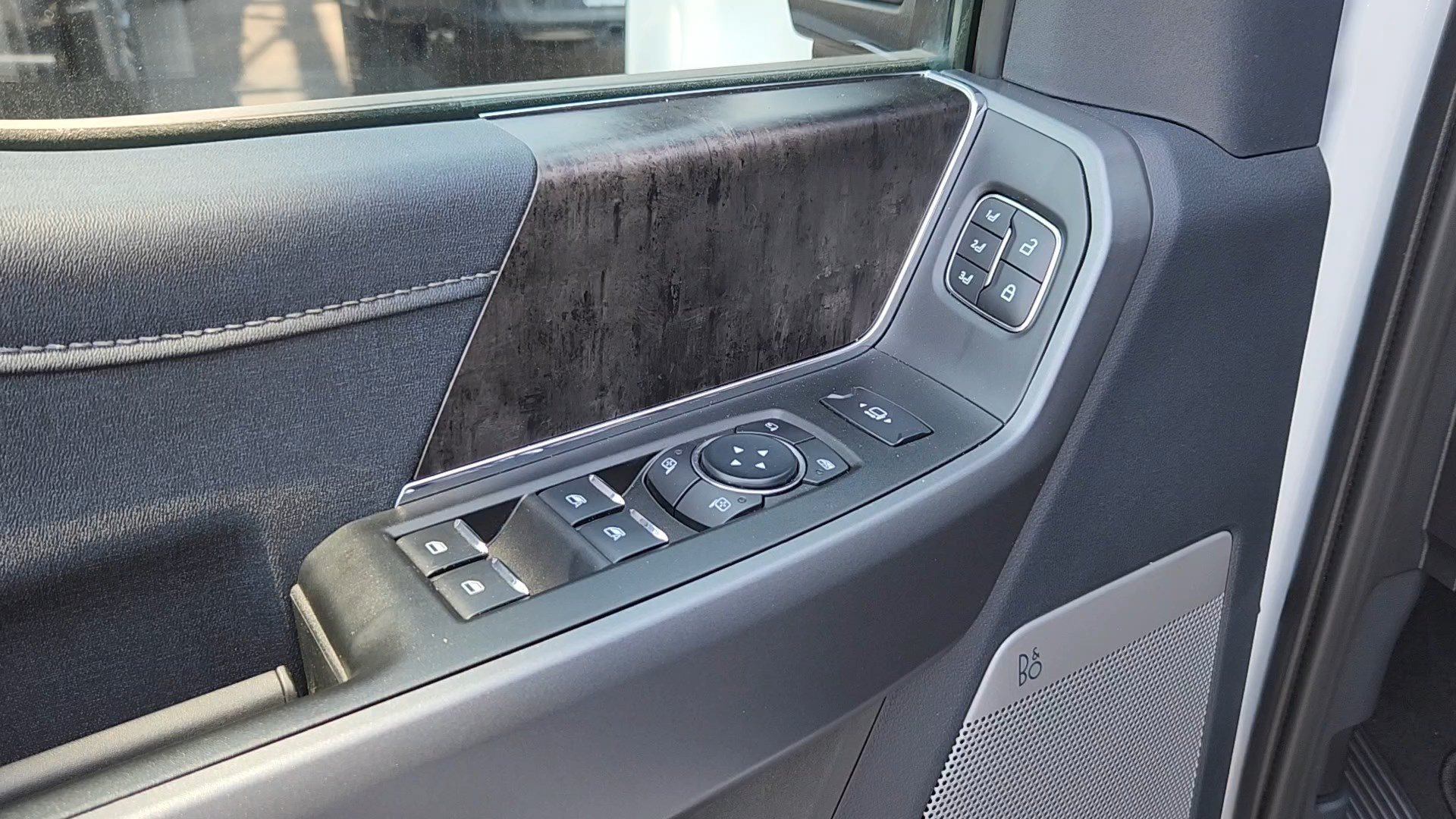 Certified 2025 Ford F250 Lariat AWD/4WD image 8