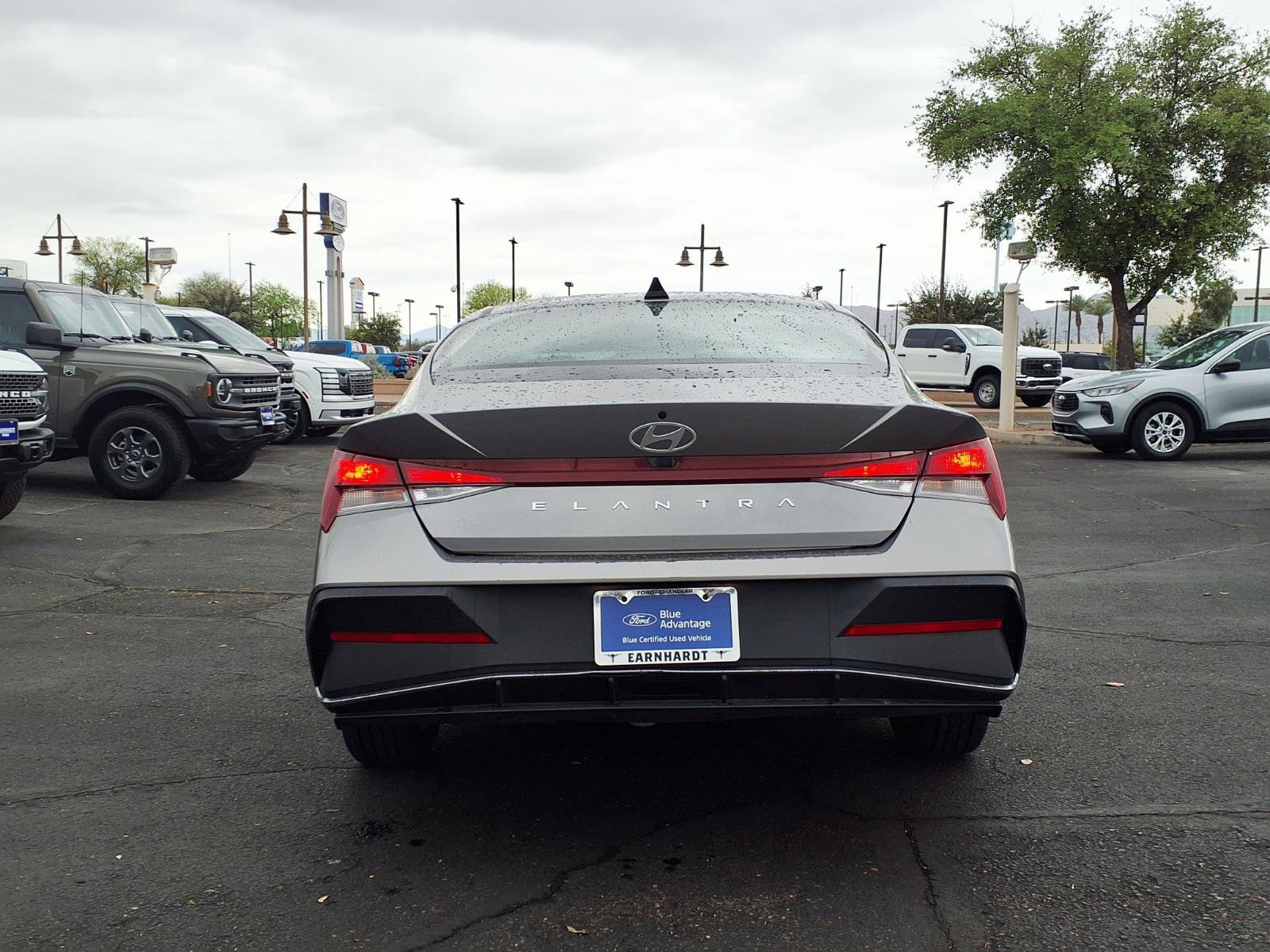 Used 2024 Hyundai Elantra SEL image 3