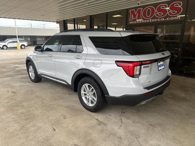Certified 2025 Ford Explorer Active w/ Active Comfort Package image 3