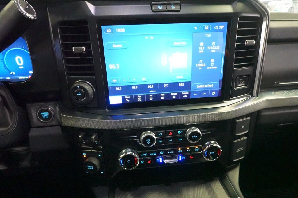Certified 2025 Ford F250 Platinum w/ FX4 Off-Road Package AWD/4WD image 15