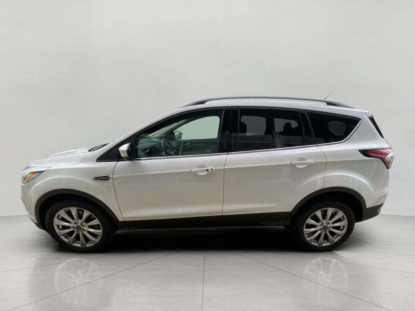 Certified 2017 Ford Escape Titanium AWD/4WD image 5