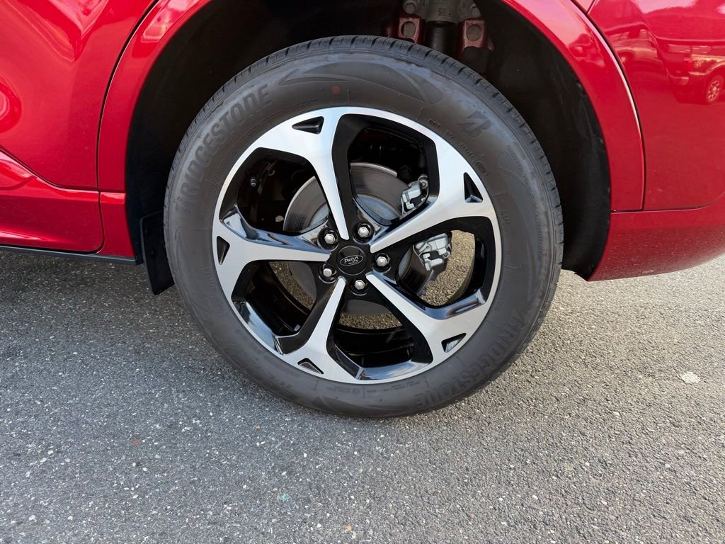 Certified 2025 Ford Escape ST-Line Elite w/ Premium Technology Package image 15