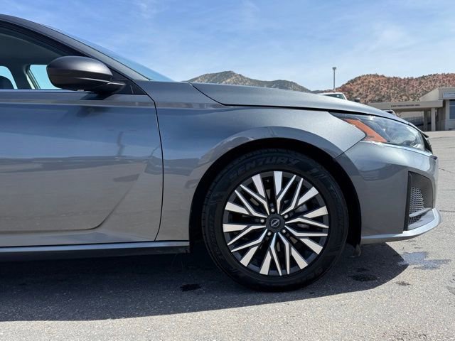 Used 2024 Nissan Altima 2.5 SV image 10