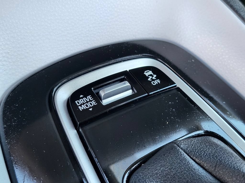 Used 2026 Toyota Corolla SE FWD image 25