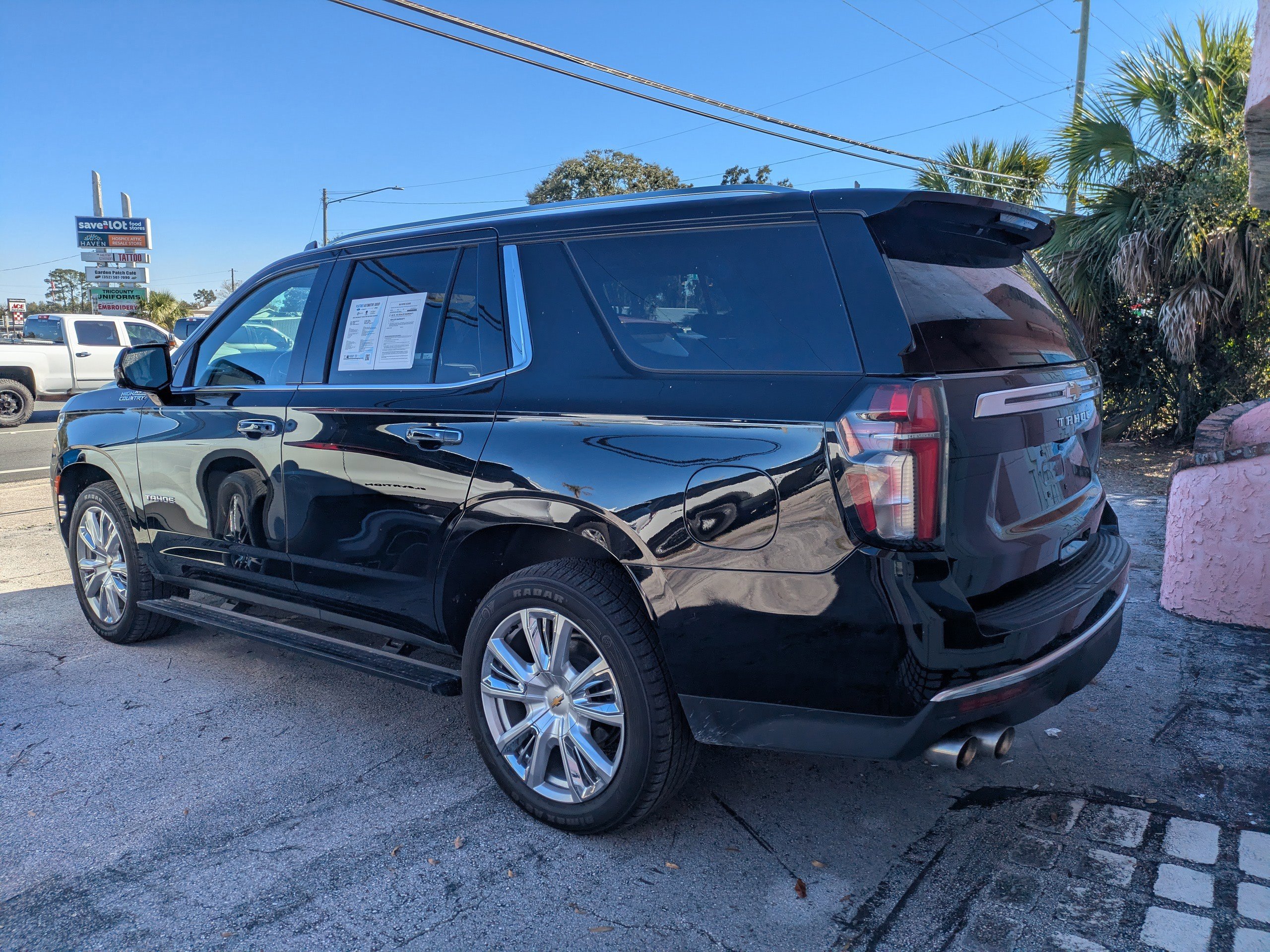 Used 2022 Chevrolet Tahoe High Country image 3