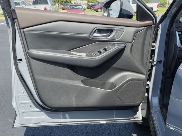 Used 2023 Nissan Rogue SL w/ SL Premium Package FWD image 14