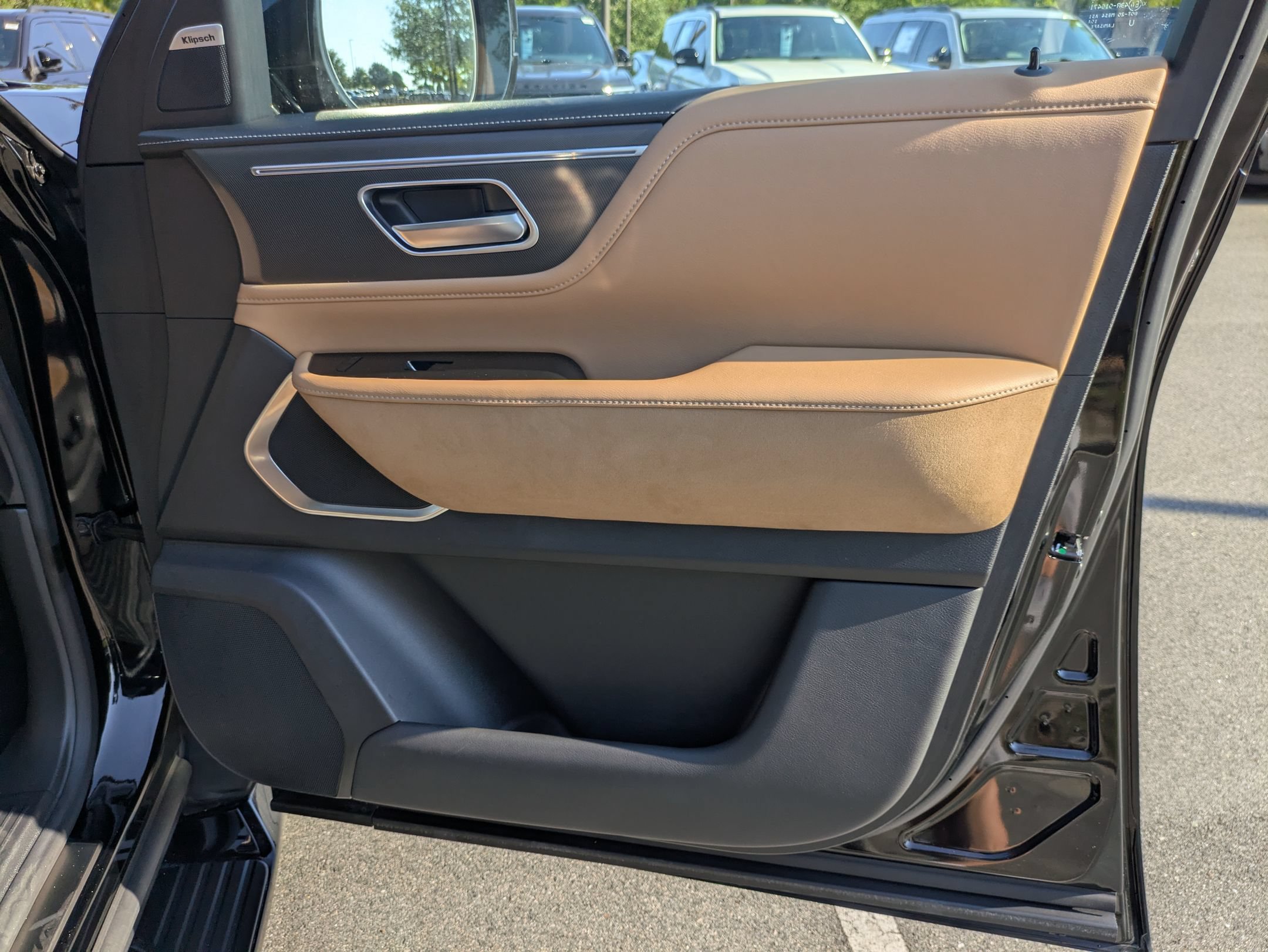 Used 2025 INFINITI QX80 Luxe AWD/4WD image 40