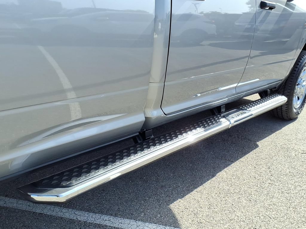 Used 2024 RAM 2500 Tradesman w/ Chrome Appearance Group AWD/4WD image 8