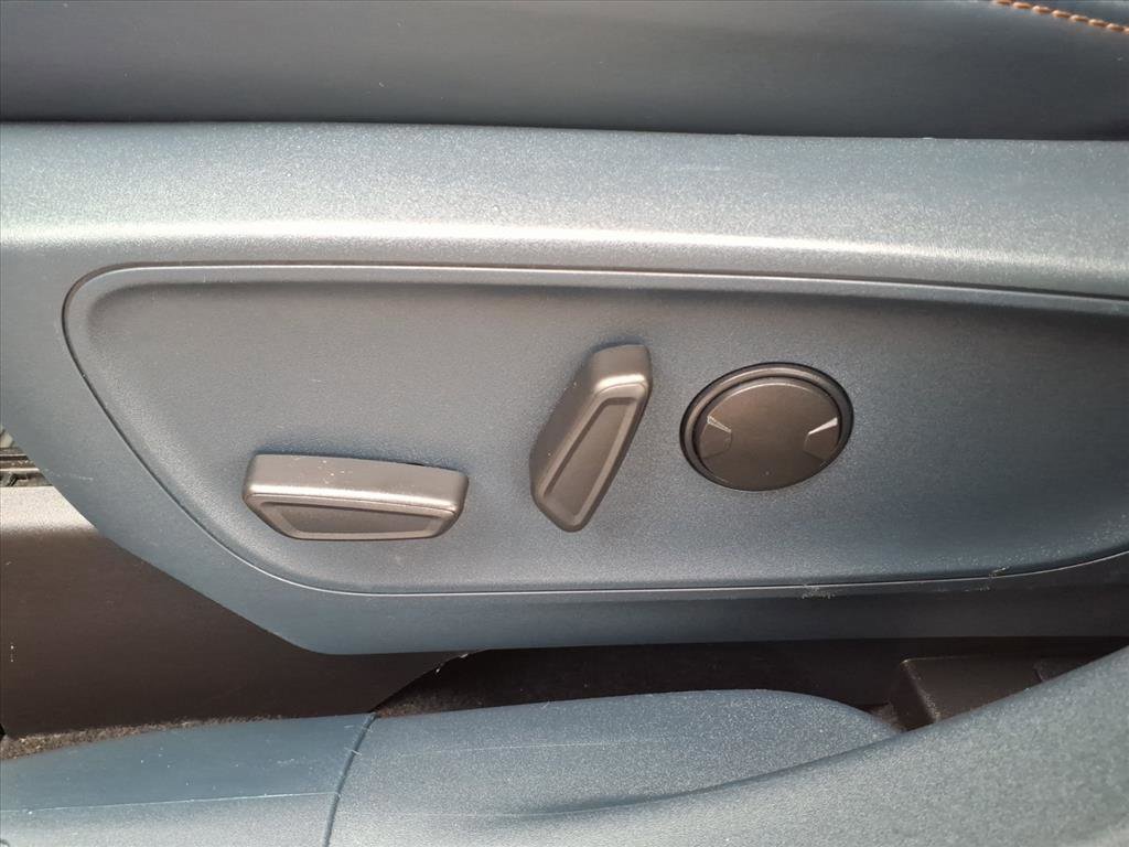 Certified 2022 Ford Maverick Lariat w/ Lariat Luxury Package image 14