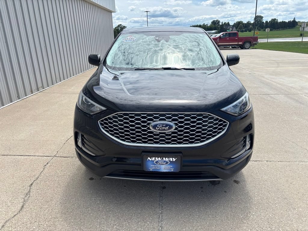 Certified 2024 Ford Edge SEL w/ Convenience Package AWD/4WD image 2