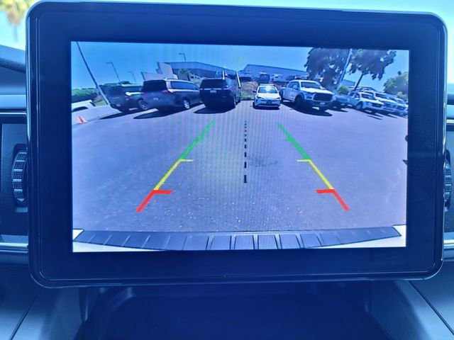 Certified 2022 Ford Explorer XLT w/ Equipment Group 202A AWD/4WD image 17