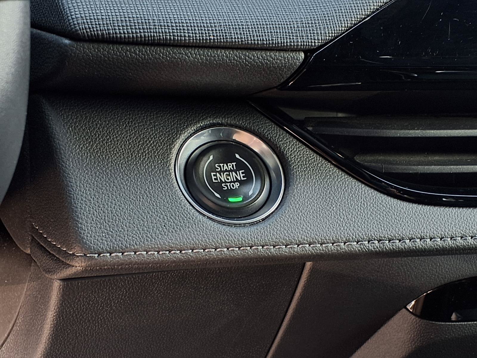 Used 2025 Buick Enclave Preferred FWD image 14