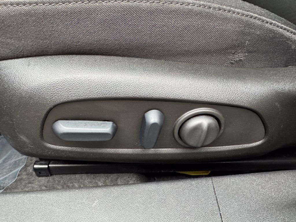 Used 2025 Chevrolet Malibu LT FWD image 11